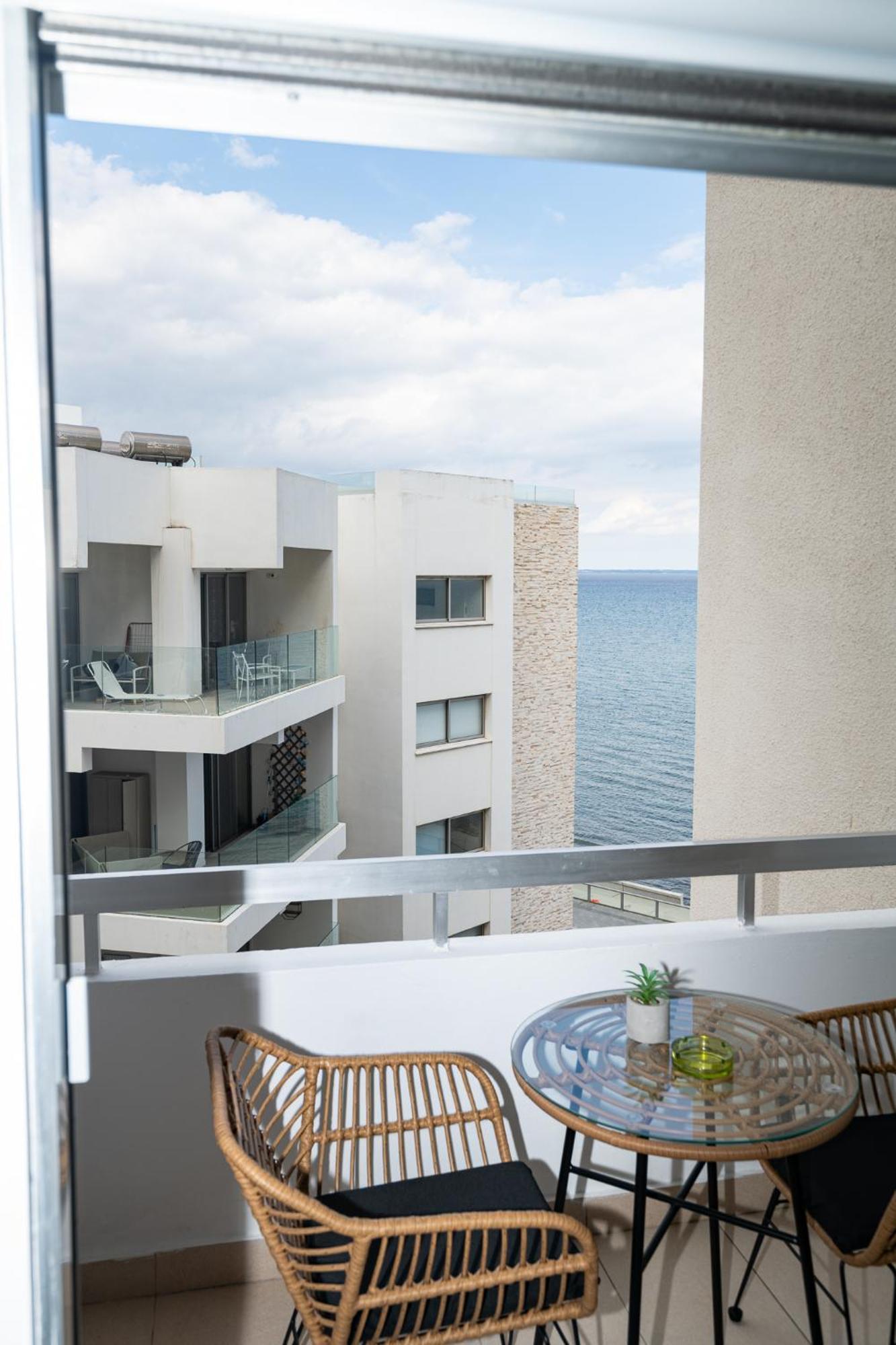Lazuli Beach & Pool Apartment 501 ลาร์นาคา ภายนอก รูปภาพ