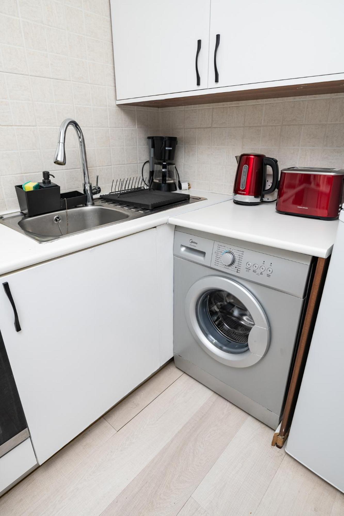 Lazuli Beach & Pool Apartment 501 ลาร์นาคา ภายนอก รูปภาพ