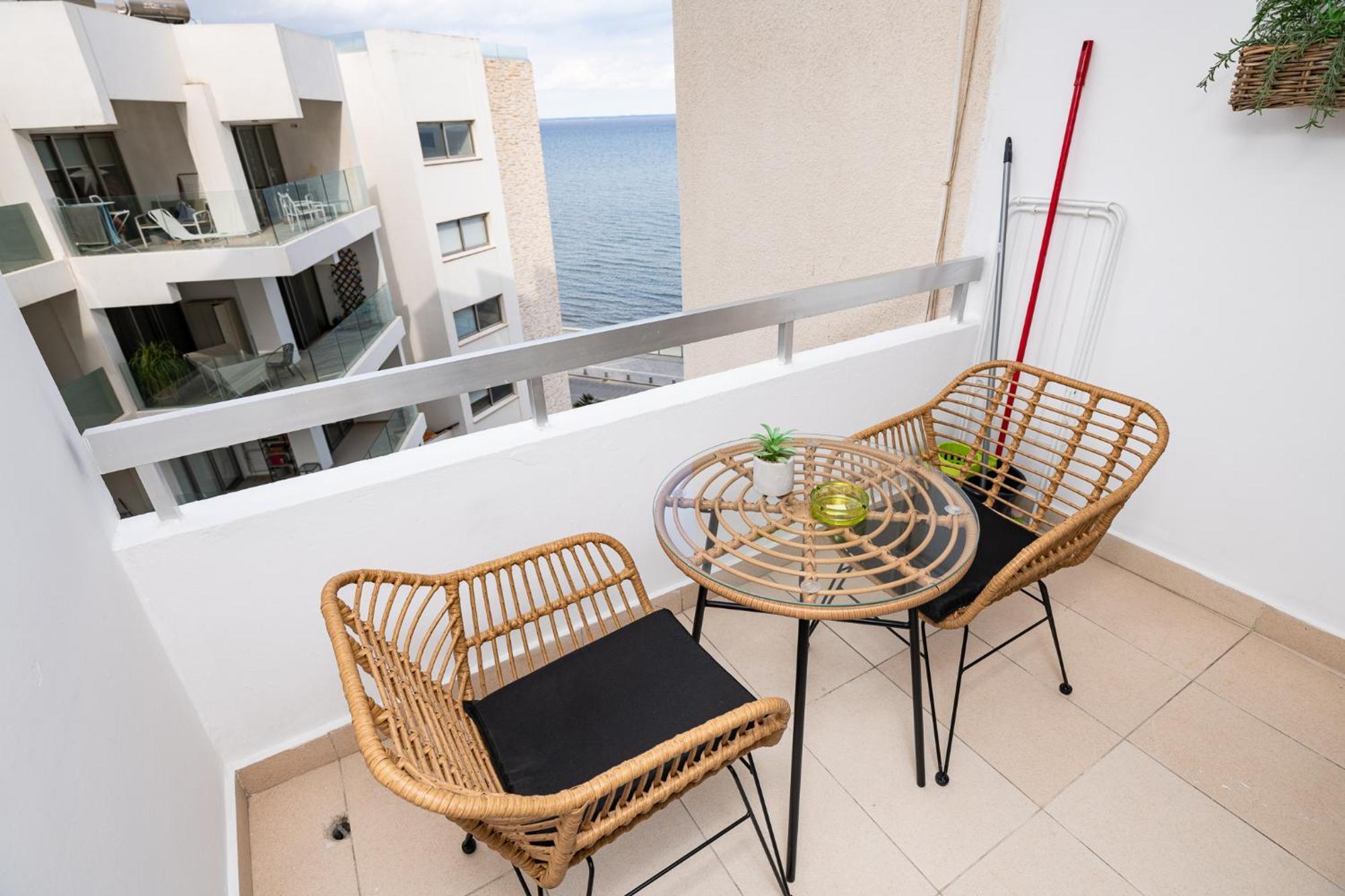 Lazuli Beach & Pool Apartment 501 ลาร์นาคา ภายนอก รูปภาพ