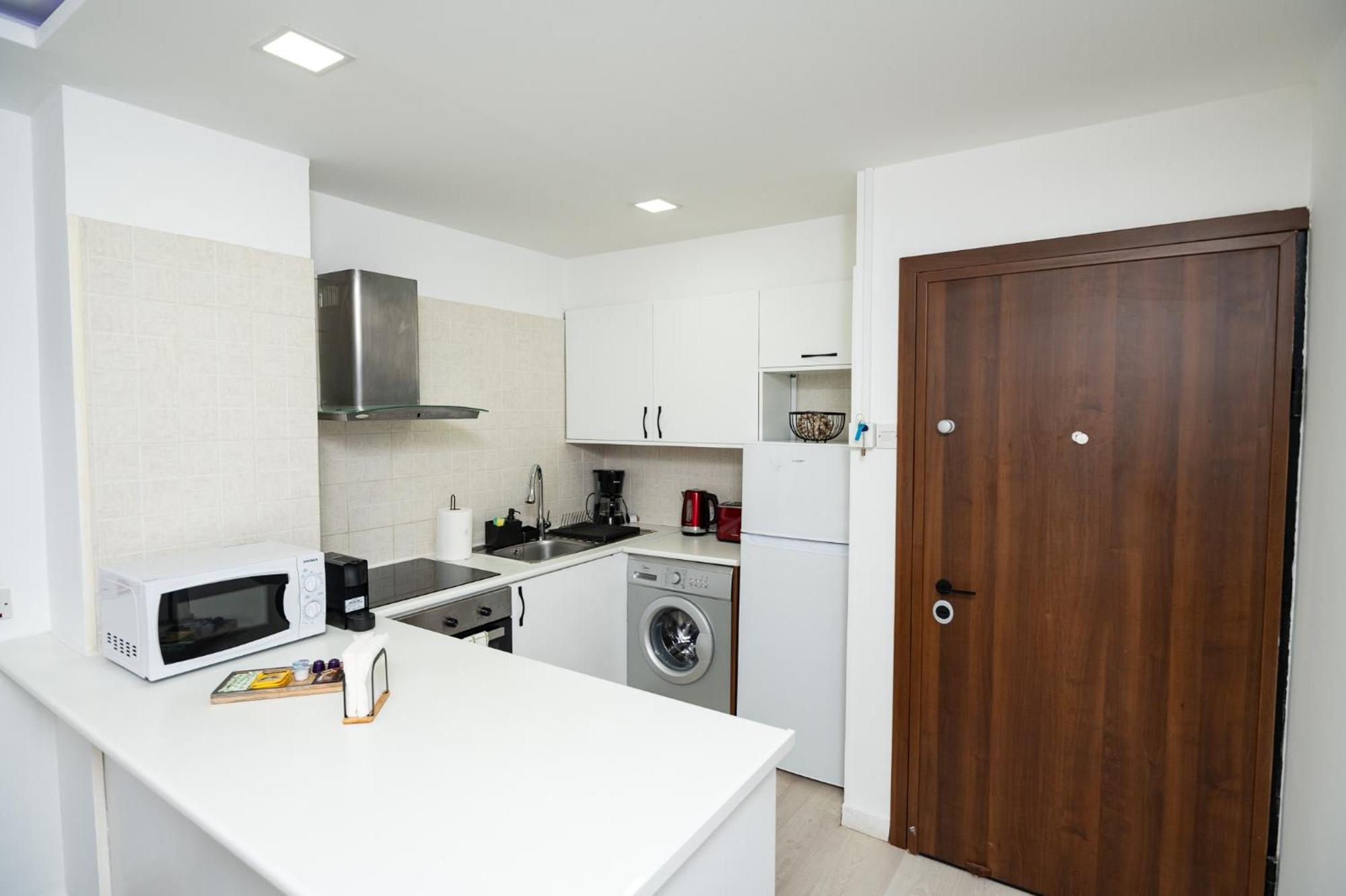 Lazuli Beach & Pool Apartment 501 ลาร์นาคา ภายนอก รูปภาพ