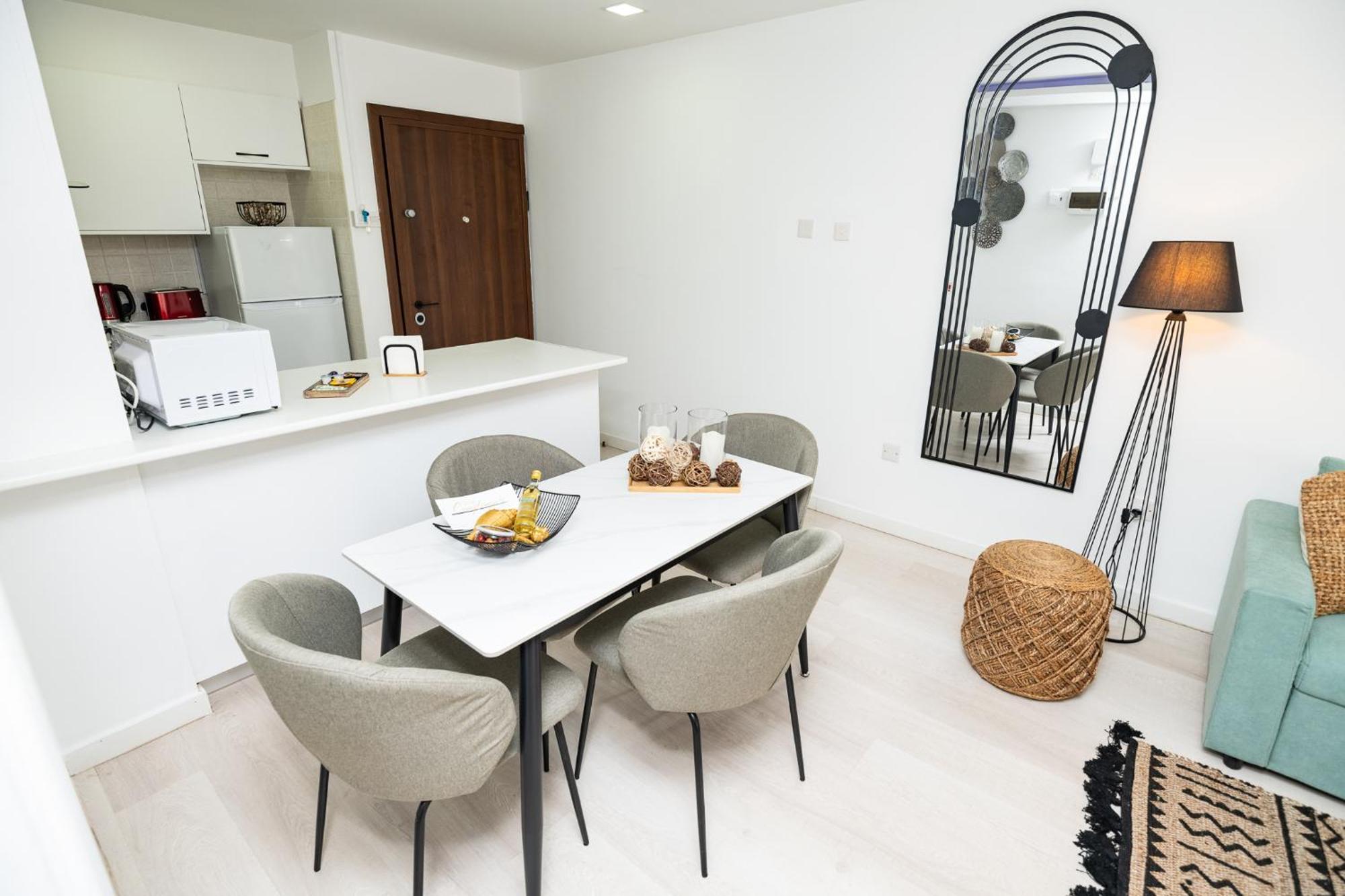 Lazuli Beach & Pool Apartment 501 ลาร์นาคา ภายนอก รูปภาพ