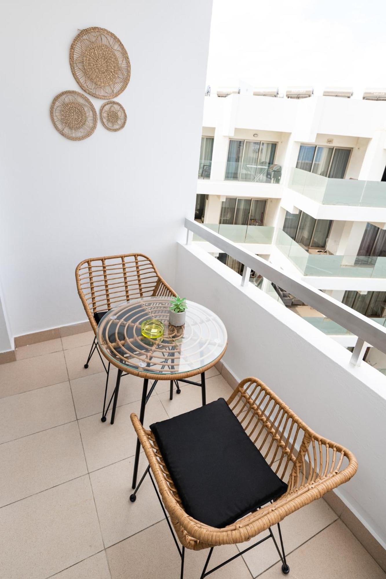 Lazuli Beach & Pool Apartment 501 ลาร์นาคา ภายนอก รูปภาพ